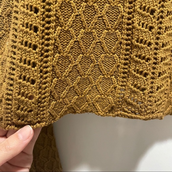 Cableknit Fisherman - featuring long bell sleeves - Picture 6 of 8